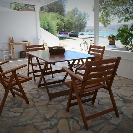 Kardoulis Boat House Πλωτό κατάλυμα