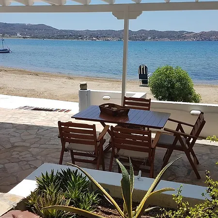 Kardoulis Boat House Πλωτό κατάλυμα